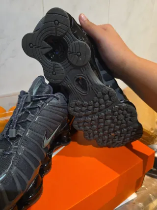 Zapatillas Nike grises y turquesa