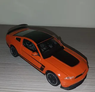 Maisto Ford Mustang Boss 302 1/24