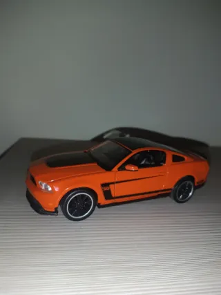 Maisto Ford Mustang Boss 302 1/24