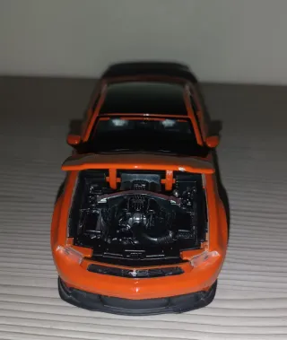 Maisto Ford Mustang Boss 302 1/24