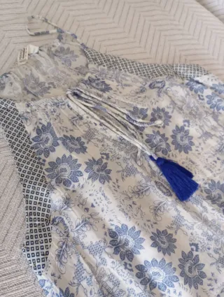 Blusa halter azul y blanco Mango