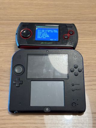 Nintendo 2DS Blu e ATGames Game Gear