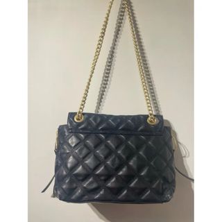 Bolso Guess Luxe Piel Negra y Dorada