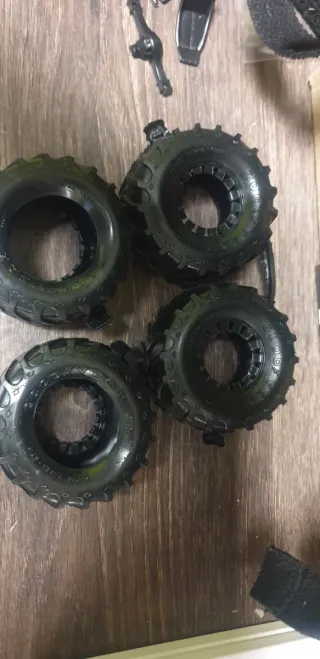 Maqueta Revell Ford 4x4 Monster Truck 1/24