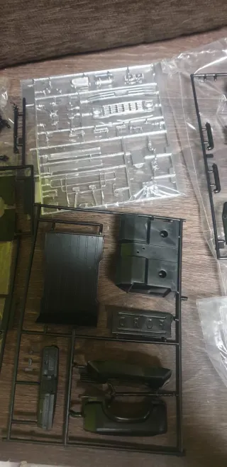 Maqueta Revell Ford 4x4 Monster Truck 1/24