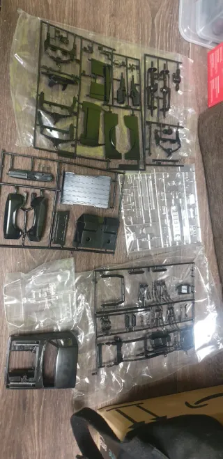 Maqueta Revell Ford 4x4 Monster Truck 1/24