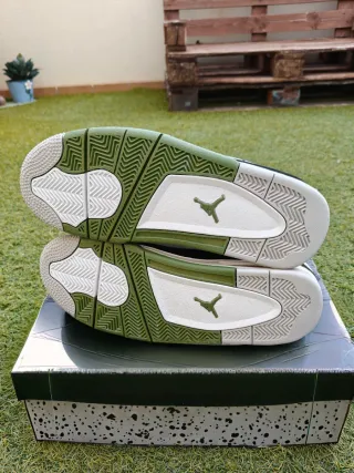 Nike Jordan 4 Retro Verde Oliva