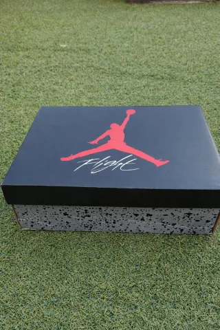 Nike Jordan 4 Retro Verde Oliva