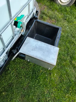 Cuba 1000L con remolque