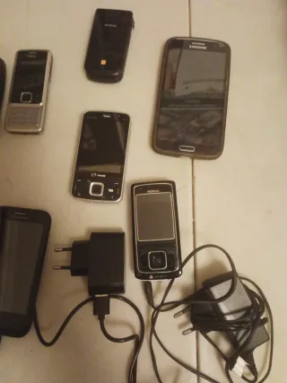 Lotto 15 Telefoni Cellulari Antichi Nokia