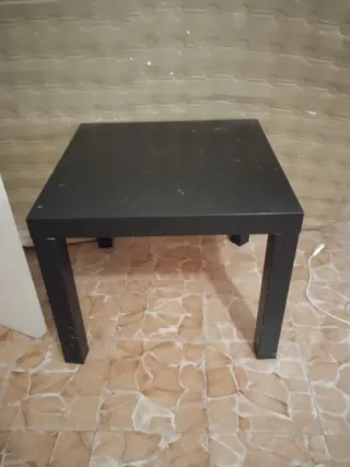 Mesa auxiliar Ikea negra