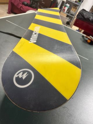 Tabla, fijaciones y botas snowboard usadas 2 veces