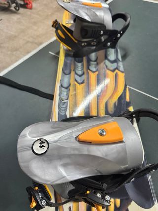 Tabla, fijaciones y botas snowboard usadas 2 veces