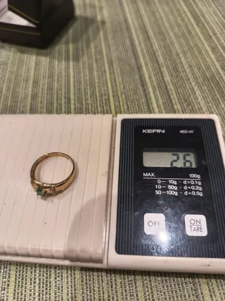 Sortija Oro 18 kilates Esmeralda y Circonitas