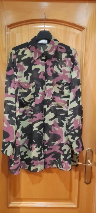 Conjunto Bershka: Camisa y Leggings Camuflaje