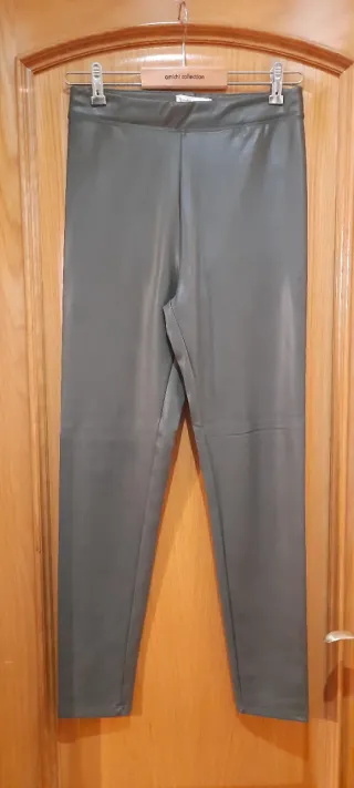 Conjunto Bershka: Camisa y Leggings Camuflaje