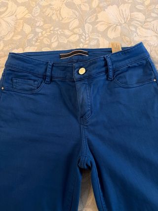 Pantalón pitillo azul