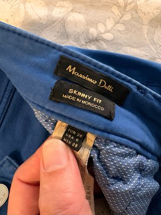 Pantalón pitillo azul