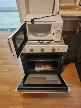 Horno y microondas blanco