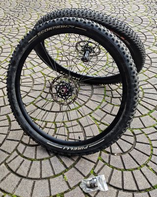 Set Ruote MTB 29 Boost con Pneumatici e Dischi