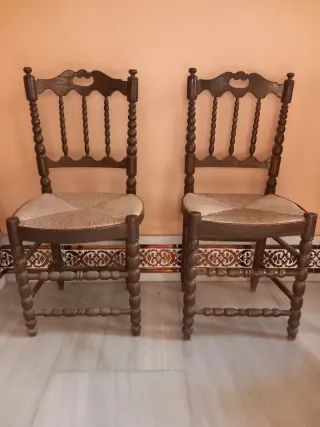 Dos Sillas Castellanas antiguas de madera