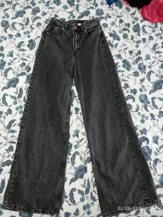 Pantalones vaqueros anchos tiro alto negros