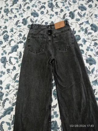 Pantalones vaqueros anchos tiro alto negros