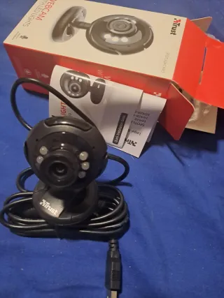 Webcam Trust Spotlight Pro con luce LED