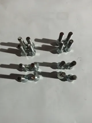 Tornillos 10x40 modificados para llanta