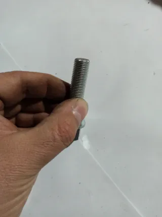 Tornillos 10x40 modificados para llanta