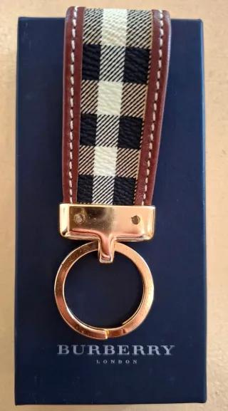 Llavero Burberry