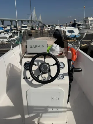 Barco Fiber Phlas 5.75 con Motor Suzuki 70cv