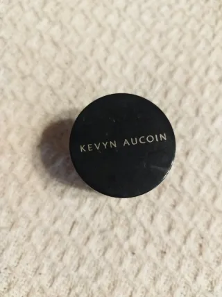 Base maquillaje Kevyn Aucoin Beige