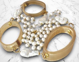 Collana: gold filled 18 kt, perle e corno naturali