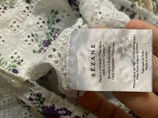 Blusa Sézane floral blanca y morada Talla M