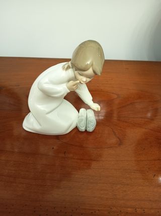 Lladro Bambina con Pantofole