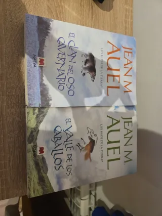 Jean M Auel . Los Hijos de la Tierra