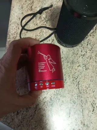 Altavoces Bluetooth Portátiles (Negro y Rojo)