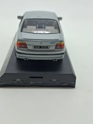 Bmw Serie 5 E39 Berlina-sedan Hongwell scala 1:43.
