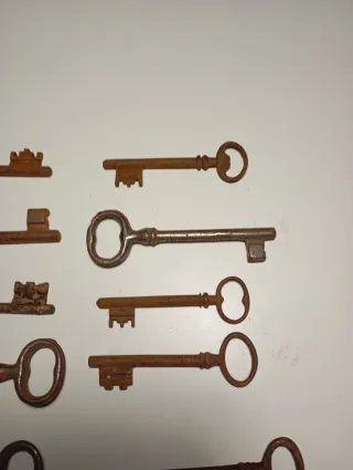 Lote 12 llaves antiguas oxidadas