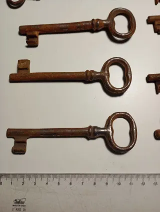 Lote 12 llaves antiguas oxidadas