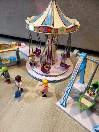 Playmobil giostra, altalene, stand e giardino