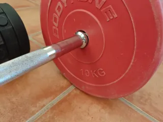 Set de pesas barra, discos y mancuernas