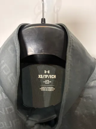 Camiseta deportiva Under Armour manga larga