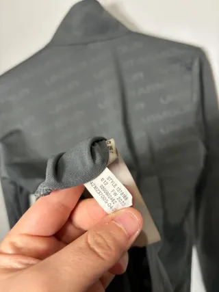 Camiseta deportiva Under Armour manga larga