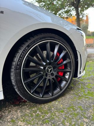 Llanta Mercedes AMG 19 CLA Clase A