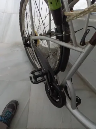 Bicicleta de paseo con cesta