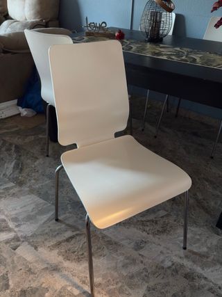 Mesa comedor negra 6 sillas blancas