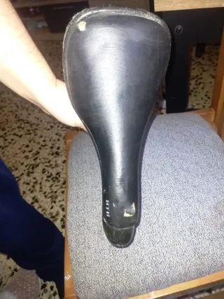 Sillín de bicicleta negro