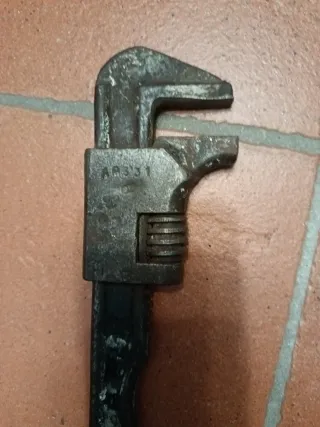 Chiave inglese vintage regolabile